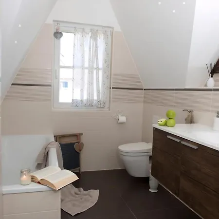 Prázdninový dům In Mit Sauna, Garten Und Grill Ummanz